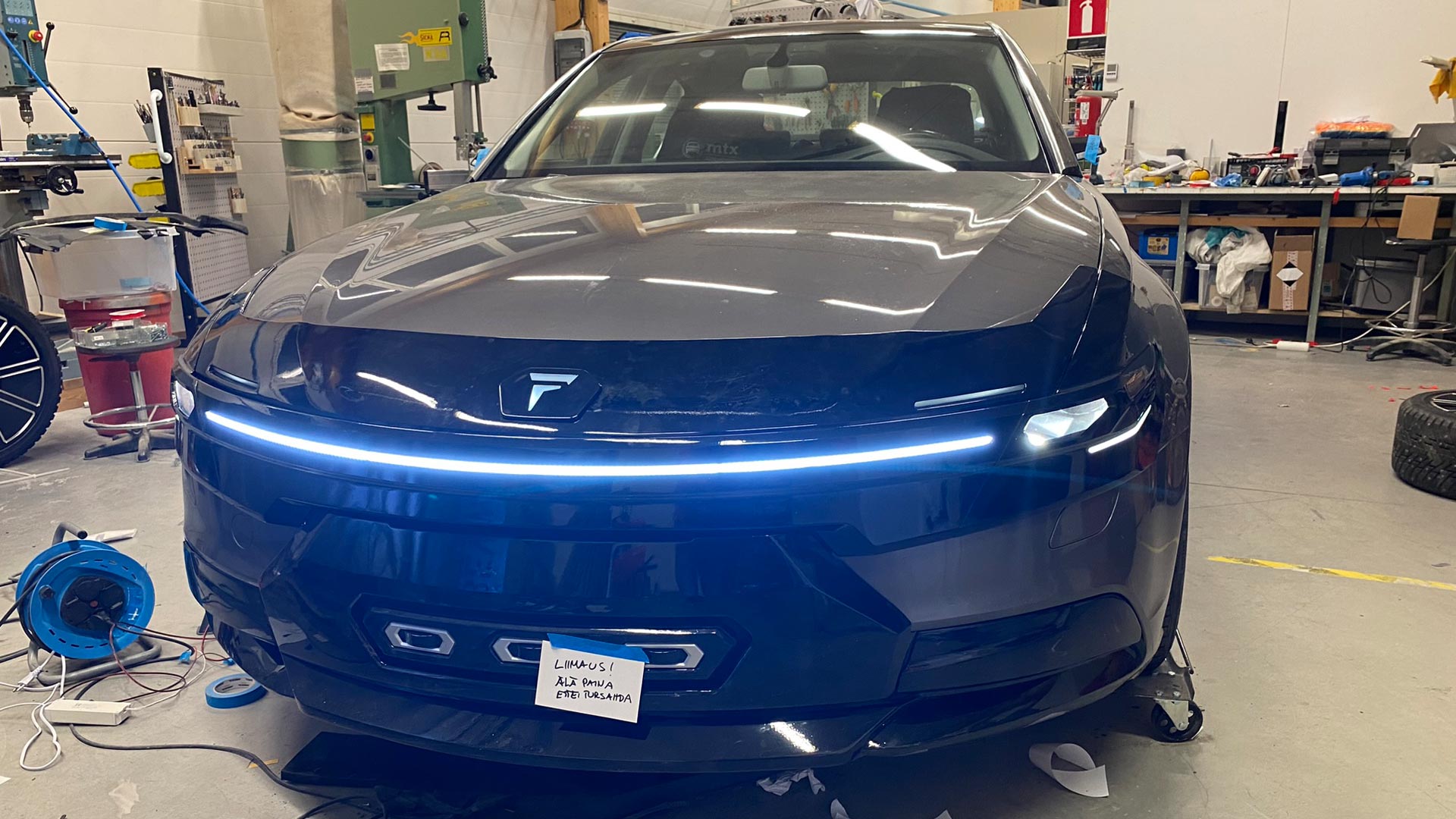 Muodonmuutos - Keulamaskin osat